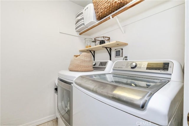 7900 San Clemente Ave, Atascadero, CA 93422 - laundry room with washer and dryer and baseboards