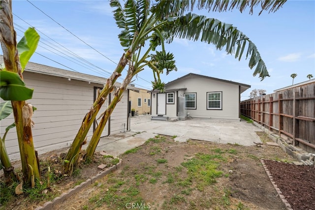 29 W Zane St, Long Beach, CA 90805 - rear view of house with a patio area