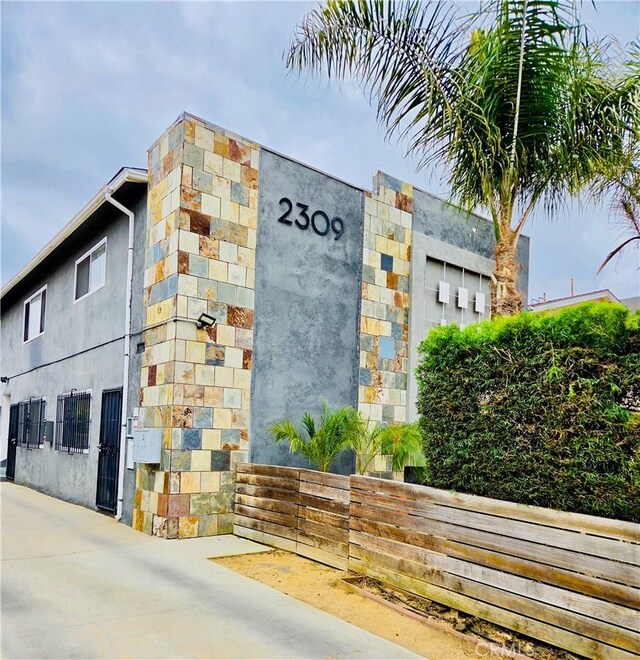 2309 Hauser Blvd, Los Angeles, CA 90016 - view of building exterior