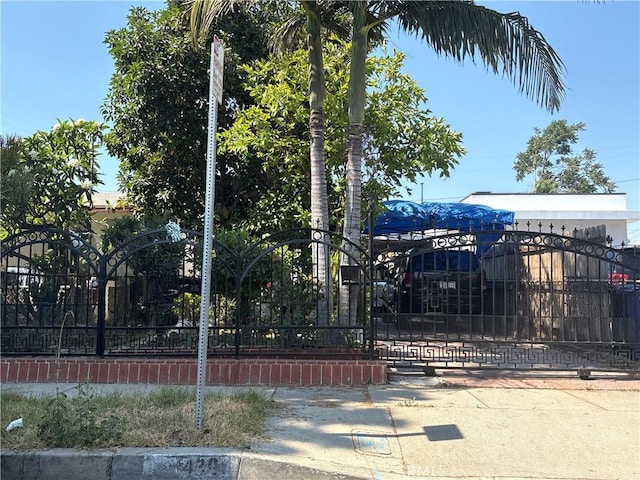 4391 Triggs St, Los Angeles, CA 90023 - photo 2