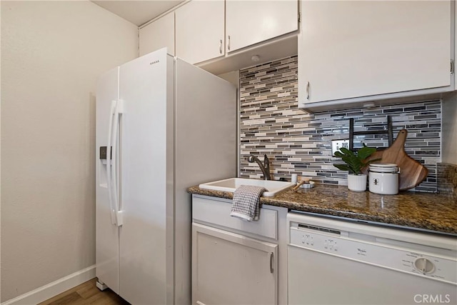 2240 Notre Dame Blvd Unit 6, Chico, CA 95928 - kitchen featuring white appliances, a sink, backsplash, baseboards, and light wood-style flooring