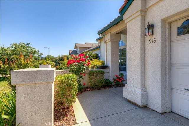 1918 Potter Rd, Chico, CA 95928 - entrance to property with stucco siding and a garage