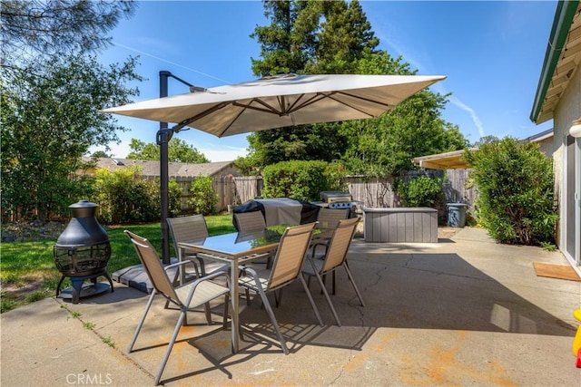 1918 Potter Rd, Chico, CA 95928 - view of patio with a fenced backyard and outdoor dining area