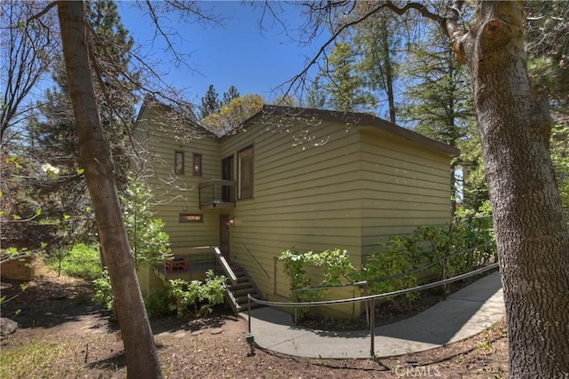 27657 Peninsula Dr, Lake Arrowhead, CA 92352 - view of home's exterior