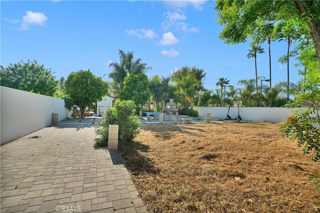 9218 Encino Ave, Northridge, CA 91325 - view of yard featuring fence