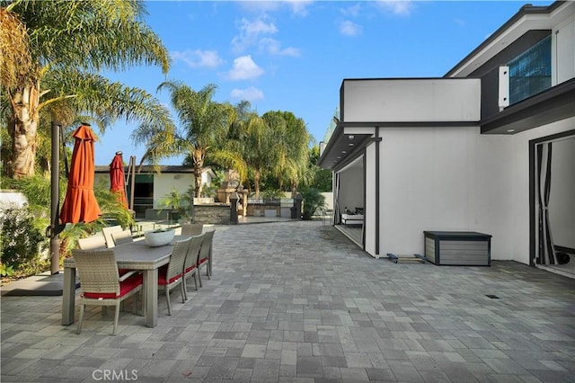 9218 Encino Ave, Northridge, CA 91325 - view of patio featuring outdoor dining area