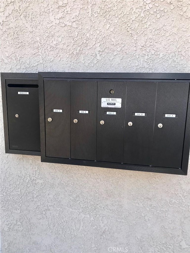 14253 Gilmore St Unit A, Van Nuys, CA 91401 - exterior view of mail area