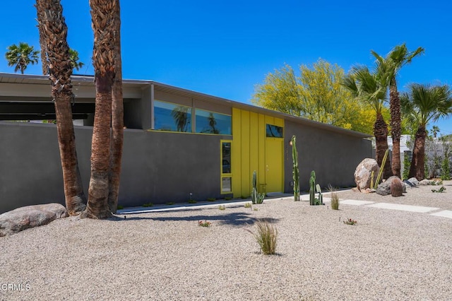 2839 N Davis Way, Palm Springs, CA 92262 - mid-century inspired home featuring board and batten siding