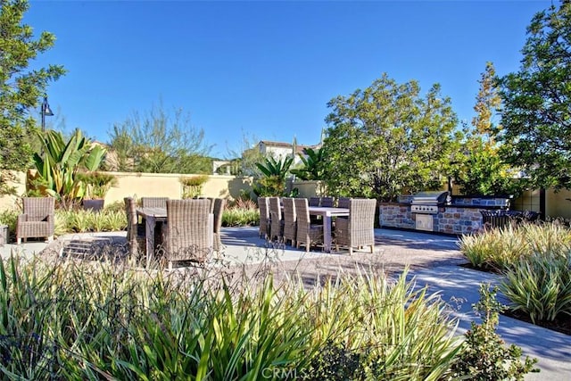 16 Abarrota St, Rancho Mission Viejo, CA 92694 - community sign featuring fence