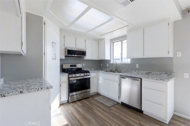 10657 Pinon Ave, Hesperia, CA 92345 - photo 9