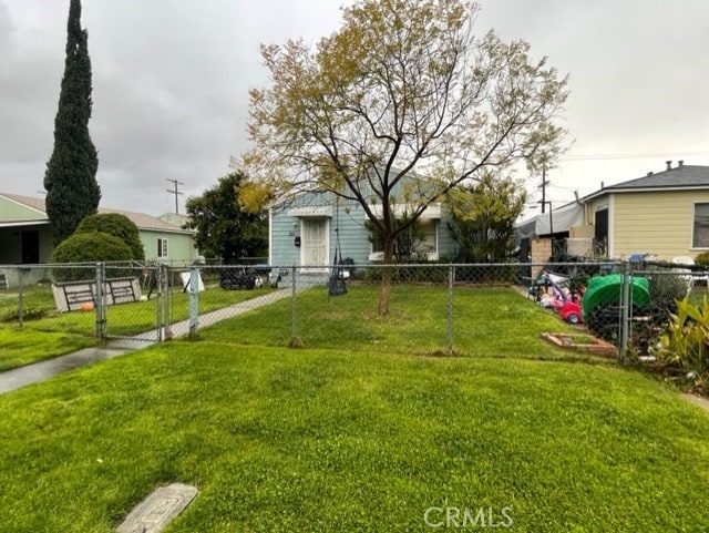 6705 Denny Ave, North Hollywood, CA 91606 - view of yard featuring a gate