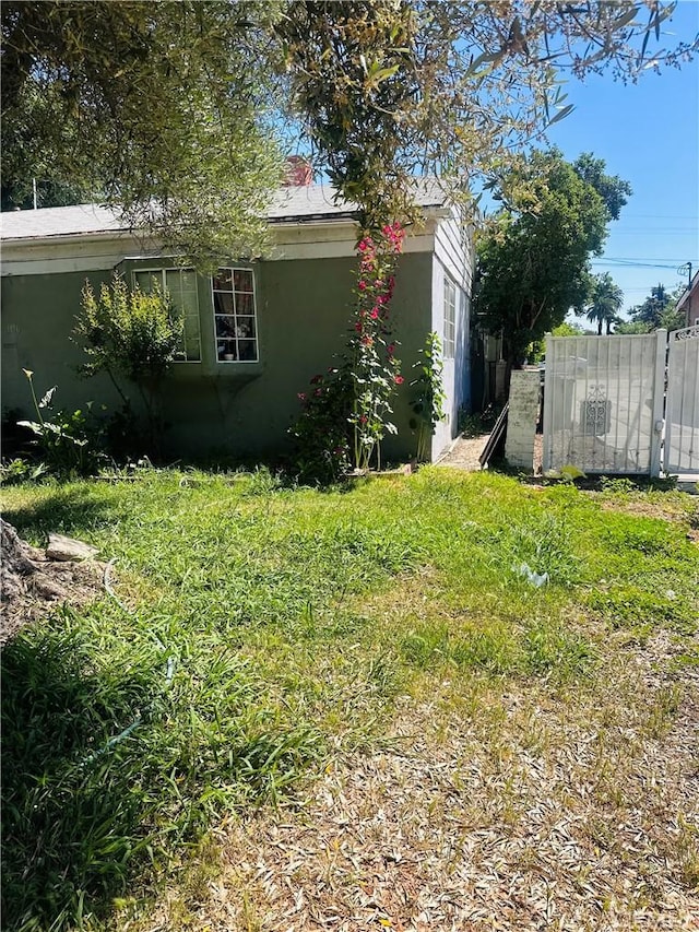 1196 N Hamilton Blvd, Pomona, CA 91768 - view of yard