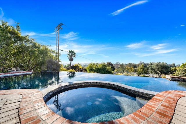 3401 Adams Run, Encinitas, CA 92024 - view of pool with a pool with connected hot tub