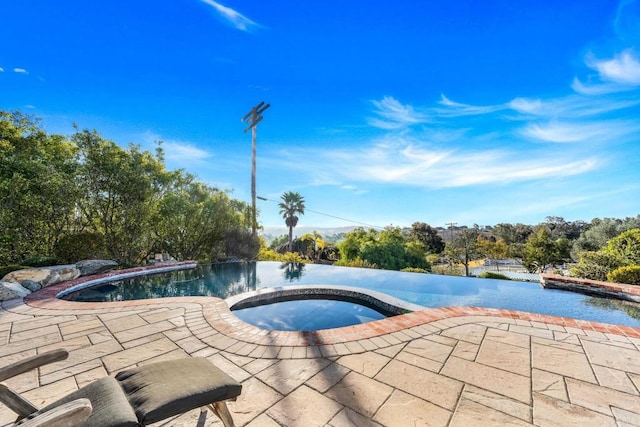 3401 Adams Run, Encinitas, CA 92024 - view of pool featuring a patio and a pool with connected hot tub