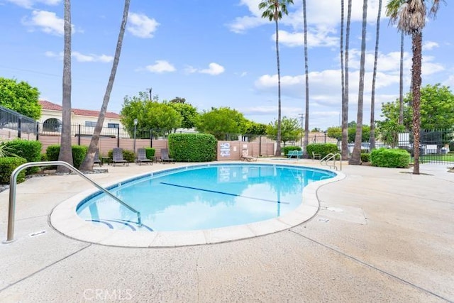 1800 E Heim Ave Unit 2, Orange, CA 92865 - community pool featuring fence and a patio area