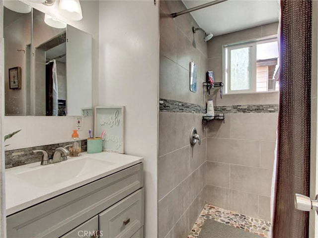 10922 Vickers Dr, Garden Grove, CA 92840 - full bath with a tile shower and vanity