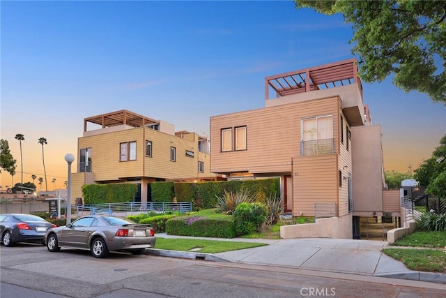 53 N Oak Ave Unit 5, Pasadena, CA 91107 - contemporary house with fence