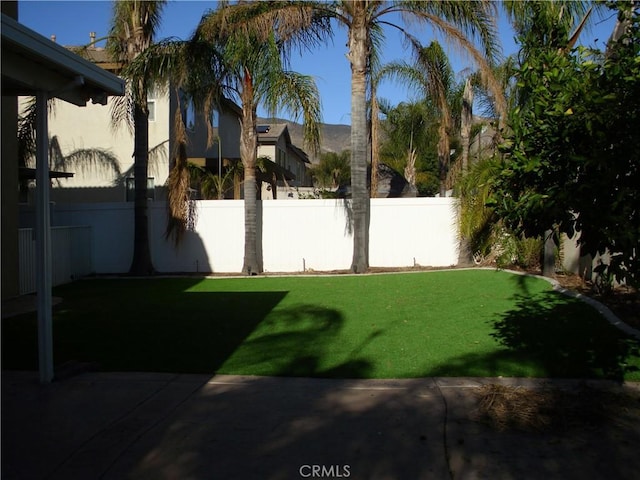1110 Laurelhurst, San Jacinto, CA 92582 - view of yard with a patio area