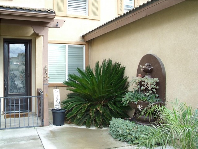 1110 Laurelhurst, San Jacinto, CA 92582 - property entrance featuring stucco siding