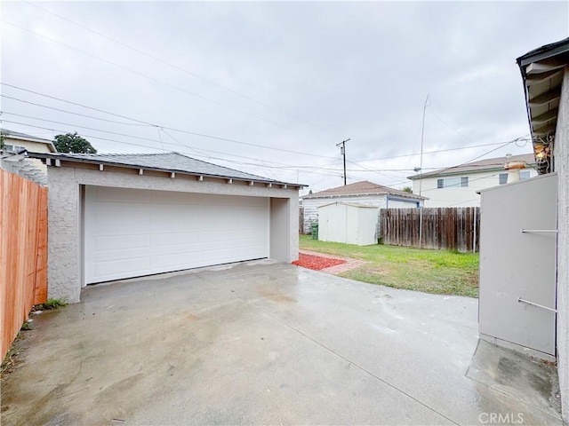 5557 Lemon Ave, Long Beach, CA 90805 - detached garage featuring fence