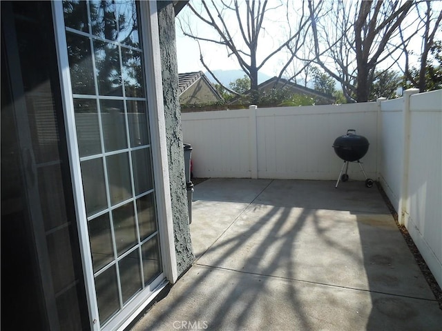 1806 Rory Ln Unit 9, Simi Valley, CA 93063 - fenced backyard with a patio area and a grill