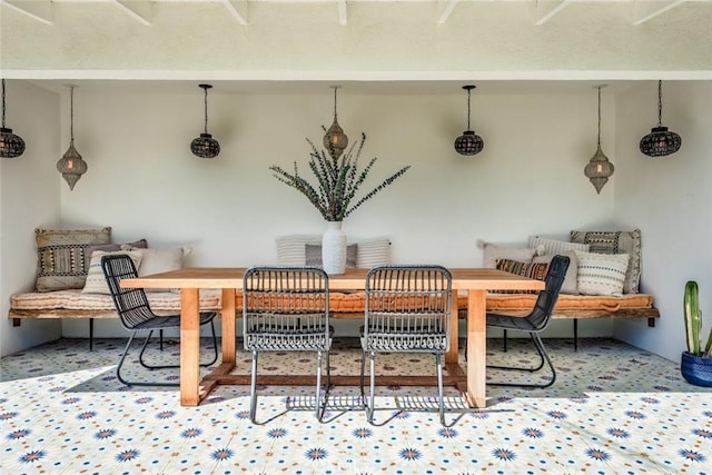 dining room with breakfast area