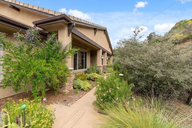 2021 Willow Glen Rd, Fallbrook, CA 92028 - view of side of home featuring stucco siding