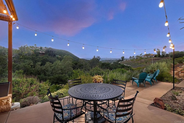2021 Willow Glen Rd, Fallbrook, CA 92028 - view of patio with outdoor dining space