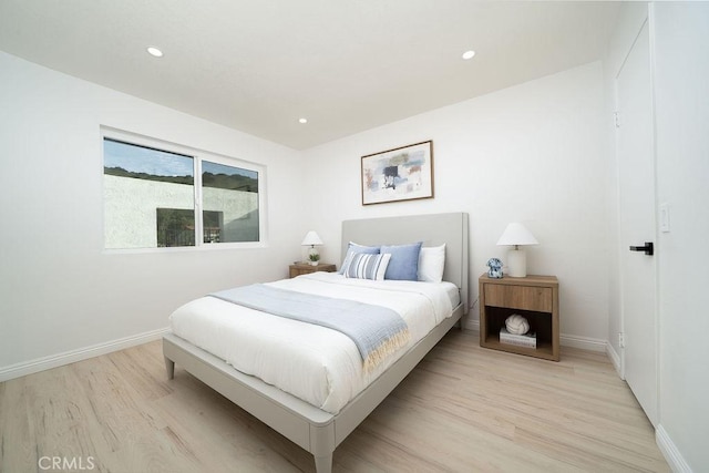 2610 King Way, Claremont, CA 91711 - bedroom featuring light wood-style floors, baseboards, and recessed lighting