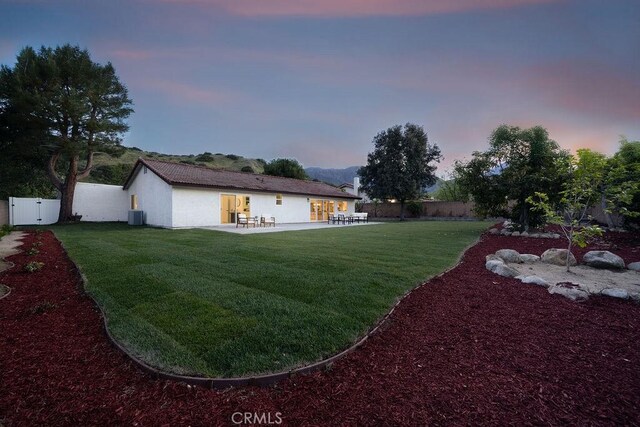 2610 King Way, Claremont, CA 91711 - view of yard featuring a patio, cooling unit, and a gate