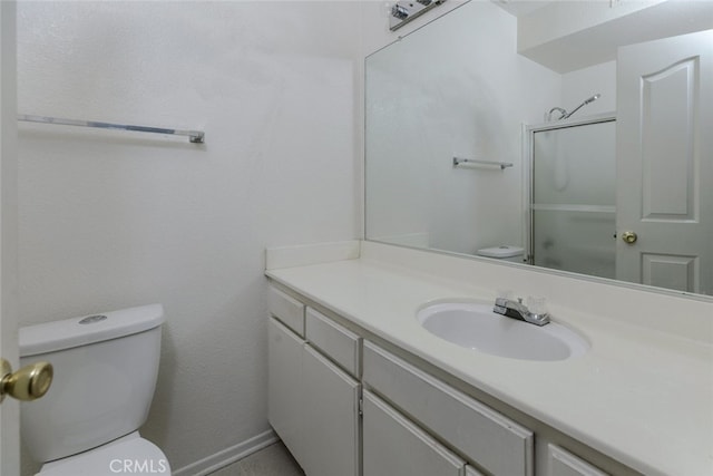 2807 W W Ave K12, Unit 256, Lancaster, CA 93536 - full bath with toilet, a shower with shower door, and vanity
