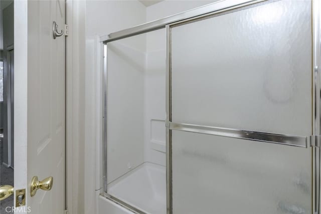 2807 W W Ave K12, Unit 256, Lancaster, CA 93536 - full bath with a shower with shower door