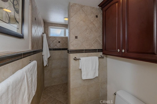 1448 W Domingo Rd, Fullerton, CA 92833 - full bathroom featuring a walk in shower and toilet