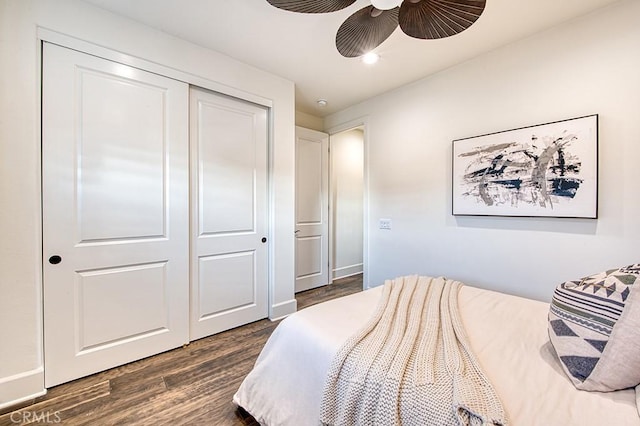47 Cielo Azul, Mission Viejo, CA 92692 - bedroom featuring dark wood-type flooring, a closet, and a ceiling fan