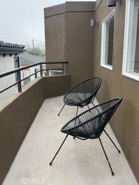854 Cypress Ave, Hermosa Beach, CA 90254 - view of balcony