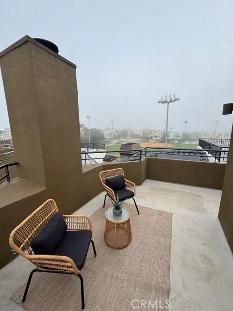 854 Cypress Ave, Hermosa Beach, CA 90254 - view of patio with a balcony