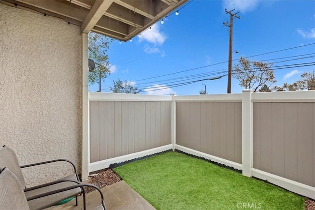 8990 19th St Unit 383, Rancho Cucamonga, CA 91701 - view of yard with fence