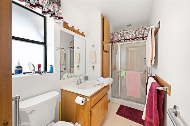 179 Chippewa Ln, Lake Arrowhead, CA 92352 - full bathroom with vanity, a shower stall, and toilet