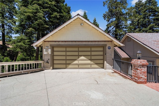 179 Chippewa Ln, Lake Arrowhead, CA 92352 - view of detached garage