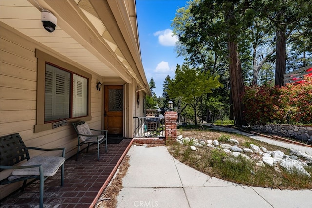179 Chippewa Ln, Lake Arrowhead, CA 92352 - view of patio