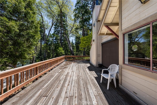 179 Chippewa Ln, Lake Arrowhead, CA 92352 - deck with view of wooded area