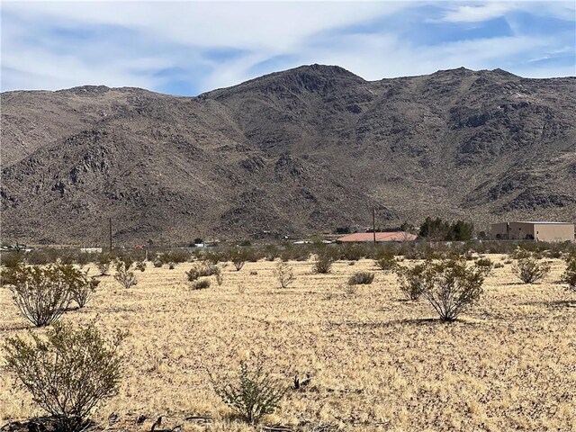 1 Las Tunas Dr, Apple Valley, CA 92308