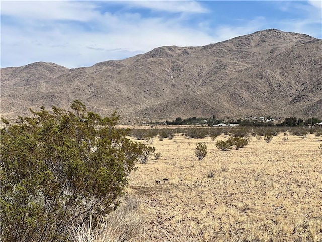 1 Las Tunas Dr, Apple Valley, CA 92308