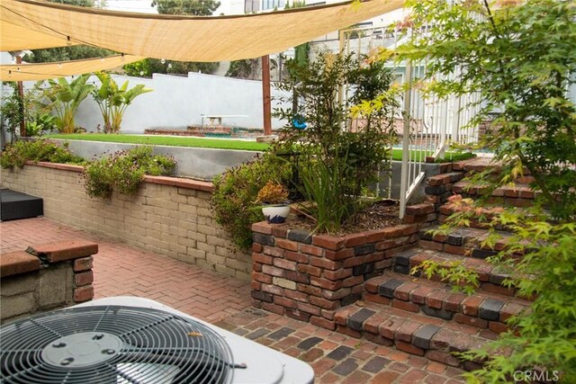 2619 Mary St, La Crescenta, CA 91214 - view of patio with central AC and fence