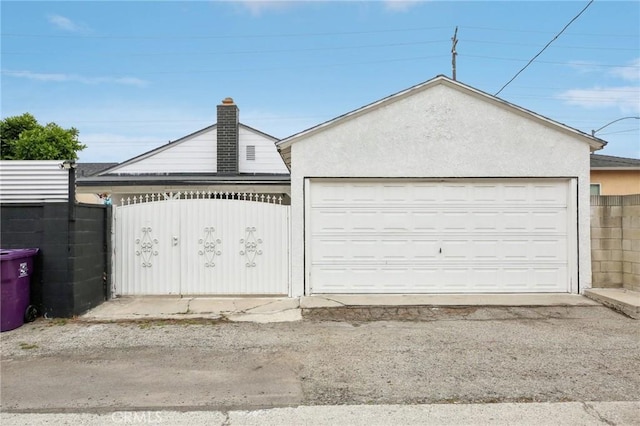 3686 Palo Verde Ave, Long Beach, CA 90808 - detached garage featuring fence