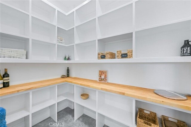 22252 Monte Rancho Dr, Temecula, CA 92590 - view of storage area