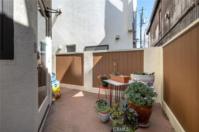 444 30th St, Manhattan Beach, CA 90266 - view of patio / terrace