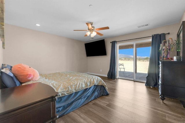 11374 Desert View Rd, Pinon Hills, CA 92372 - bedroom featuring access to exterior, wood finished floors, baseboards, recessed lighting, and ceiling fan