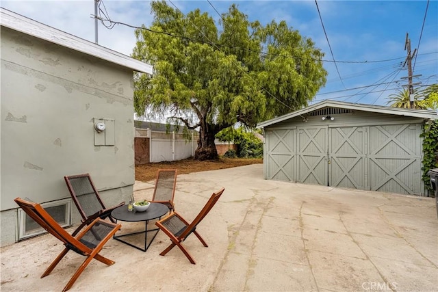 5738 7th Ave, Los Angeles, CA 90043 - view of garage