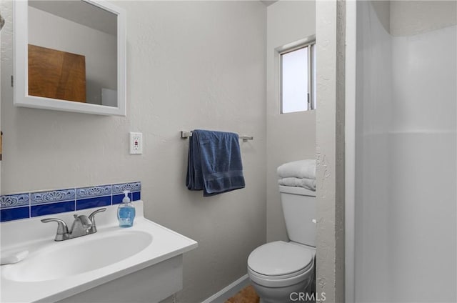 9019 San Gabriel Rd, Atascadero, CA 93422 - bathroom featuring a sink and toilet